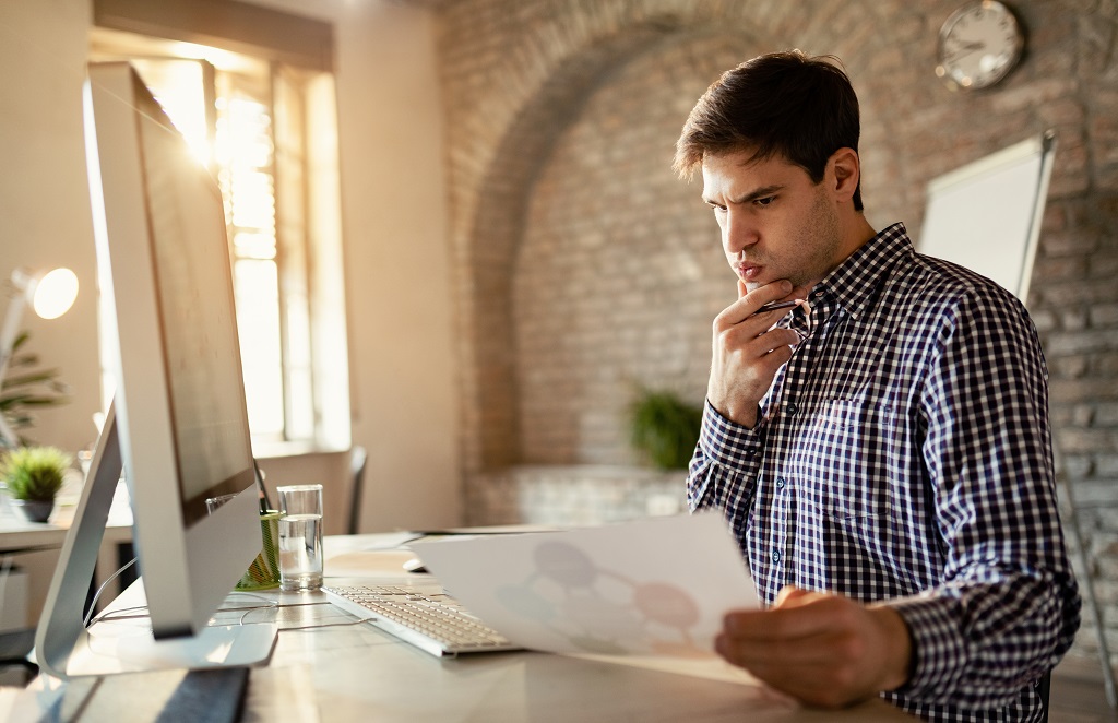 Devo investir em um curso de Economia em 2026?