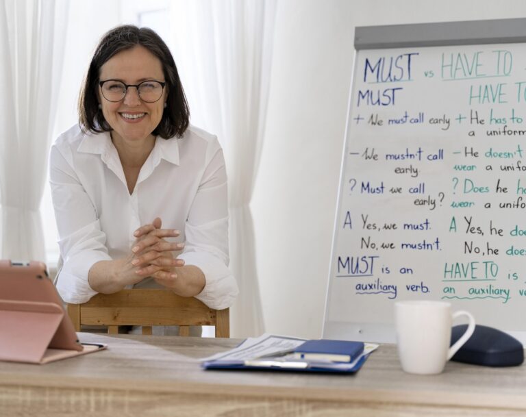 Como se tornar um professor de inglês: caminhos e certificações necessárias